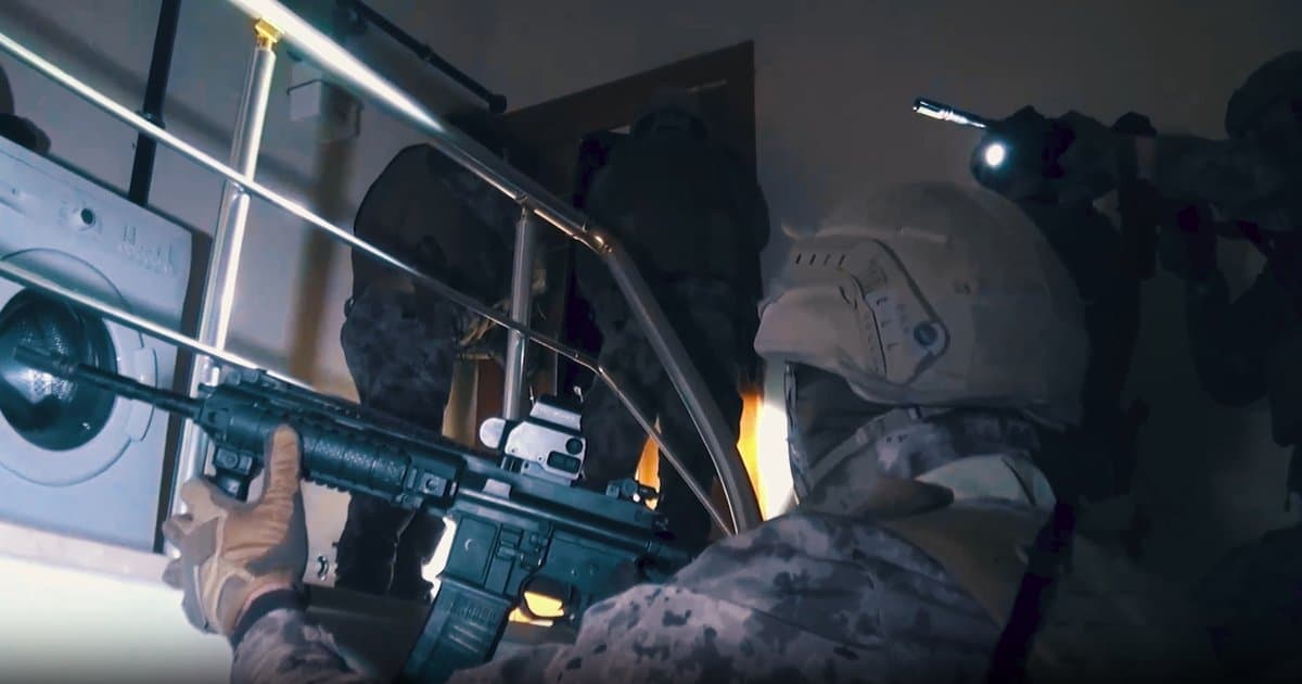 İzmir'de Uyuşturucu Operasyonu: 366 Bin Hap Ele Geçirildi