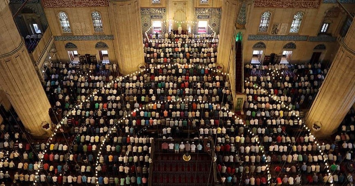 Arefe günü yarım gün mü, resmi tatil mi?