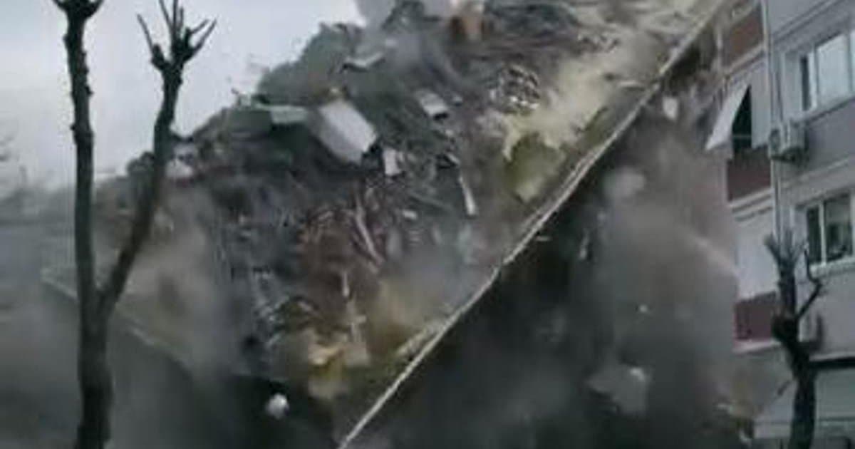 Avcılar'da 5 katlı bina yıkım sırasında çöktü