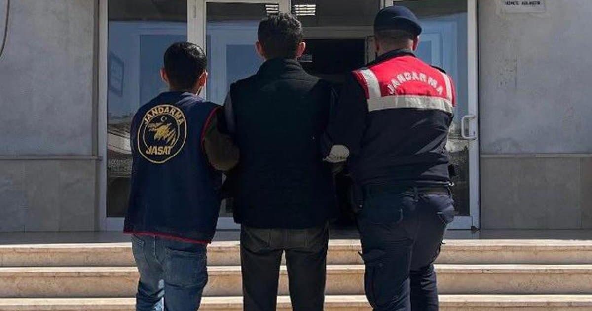 JASAT 367 aranan şüpheliyi Antalya'da yakaladı