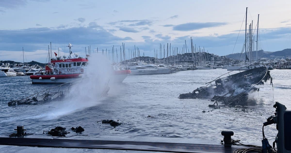 Bodrum marinada yangın: 7 motoryat battı