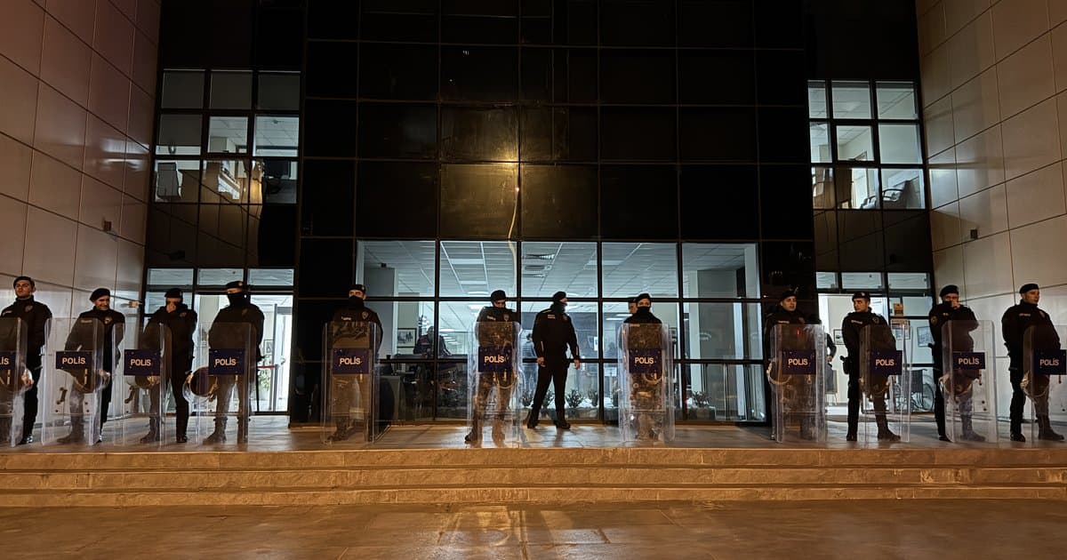 Marmaris Belediyesi'ne Operasyon: 3 Yönetici Gözaltında