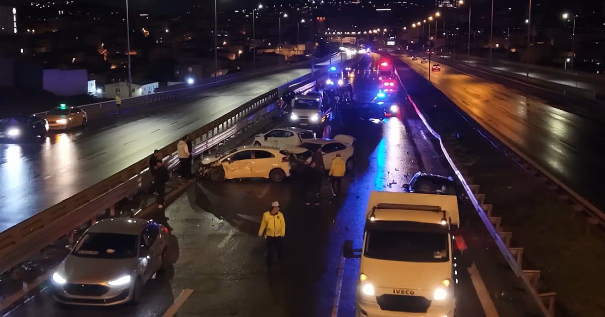 Ataşehir'de Zincirleme Trafik Kazası: 3 Yaralı