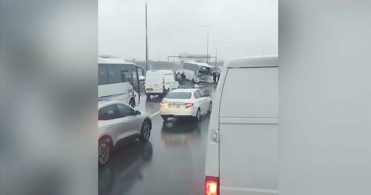 Başakşehir'de servis aracı kazası: 1 polis şehit oldu