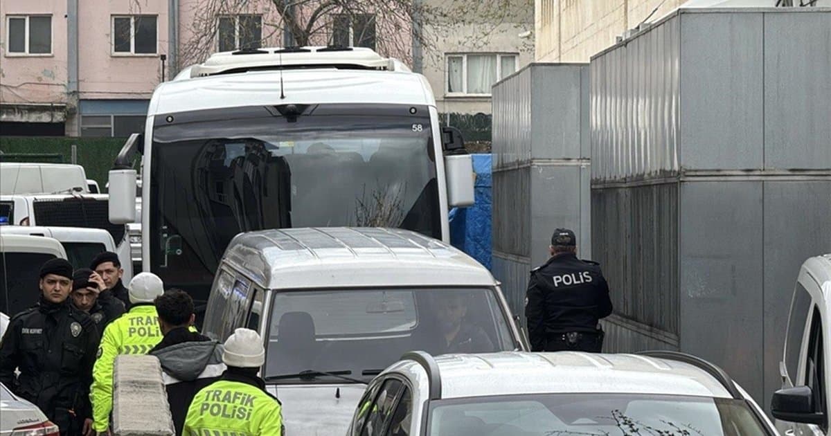 Bursa Belediye Başkanı Bozbey tutuklama talebiyle hakimlikte