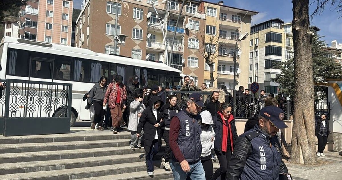 Tokat merkezli 12 ilde operasyon: 64 zanlı gözaltına alındı