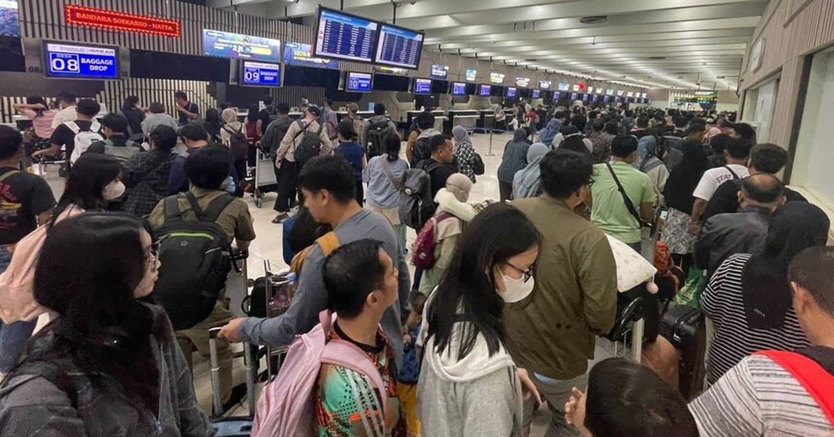 Endonezya'da yakıt fiyatları arttı, hava yolu biletleri zamlandı