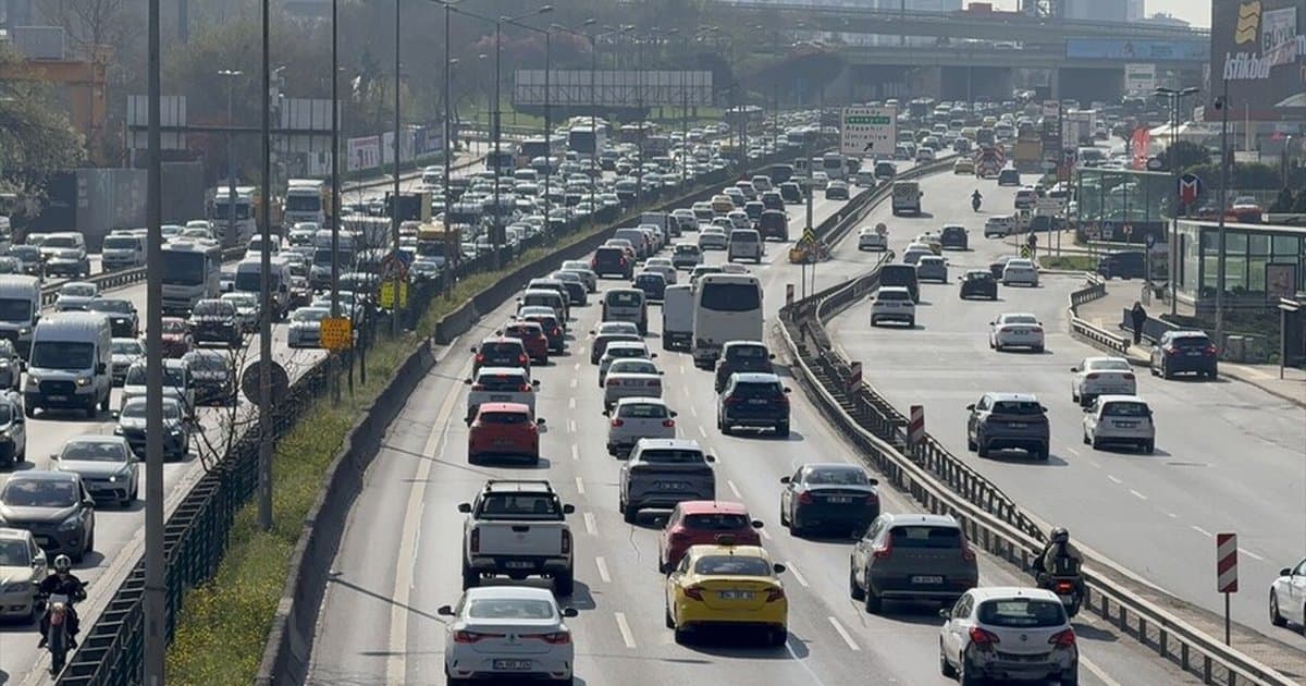 İstanbul Anadolu Yakası'nda trafik yoğunluğu yüzde 81'e çıktı