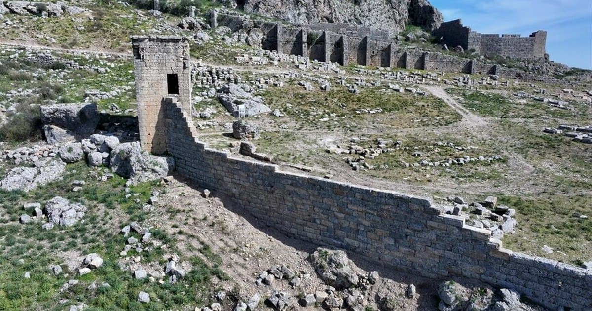 Sillyon Antik Kenti Surları Restore Edildi