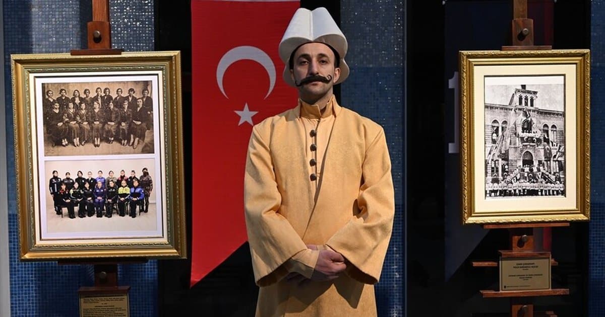 Tarihi Polis Kıyafetleri Sergisi Başkentte Ziyarete Açıldı