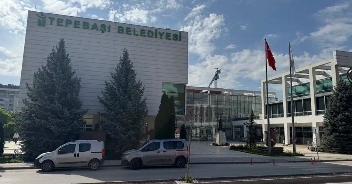 Tepebaşı Belediyesi'ne yolsuzluk operasyonu: 25 şüpheli adliyede