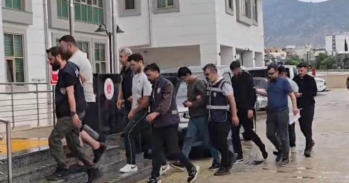Adana Kozan cinayetinde 5 şüpheli adliyede