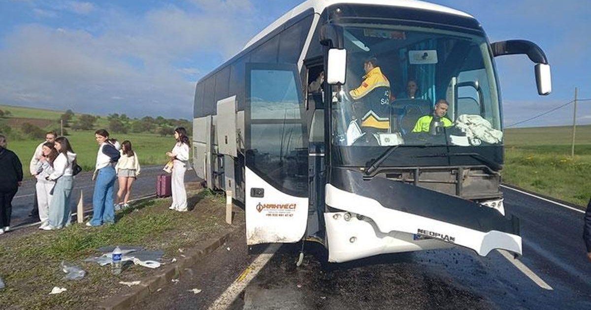 Aksaray'da Tur Otobüsü Kazası: 16 Yaralı