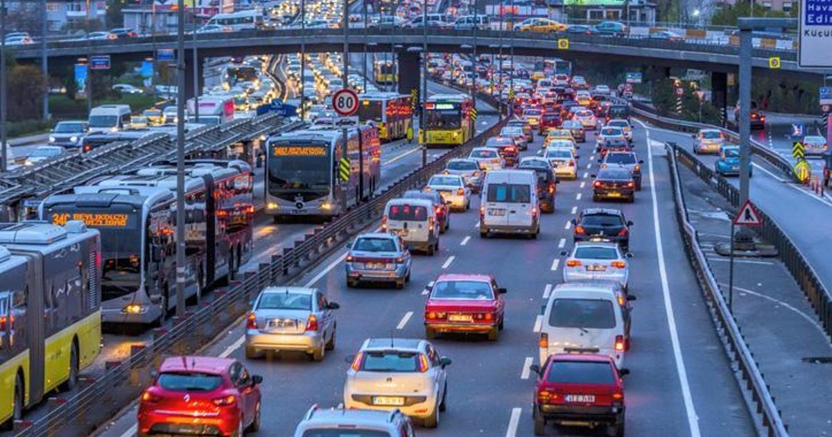 İstanbul'da trafik yoğunluğu artıyor