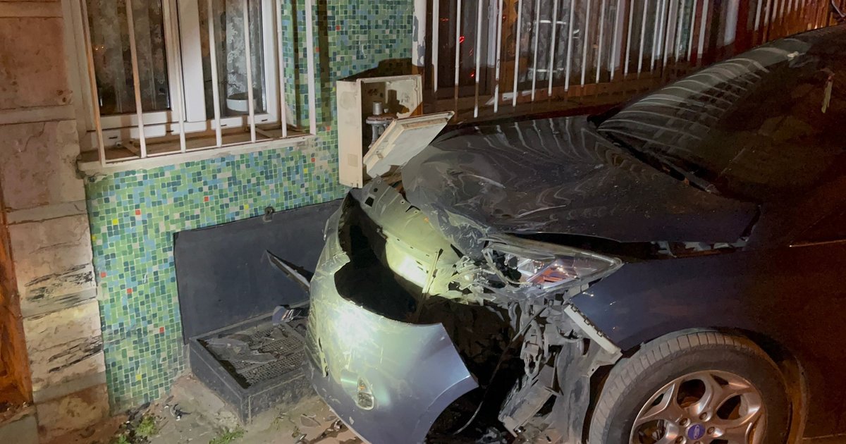 Bursa'da alkollü sürücünün kazası doğal gaz kutusunu patlattı