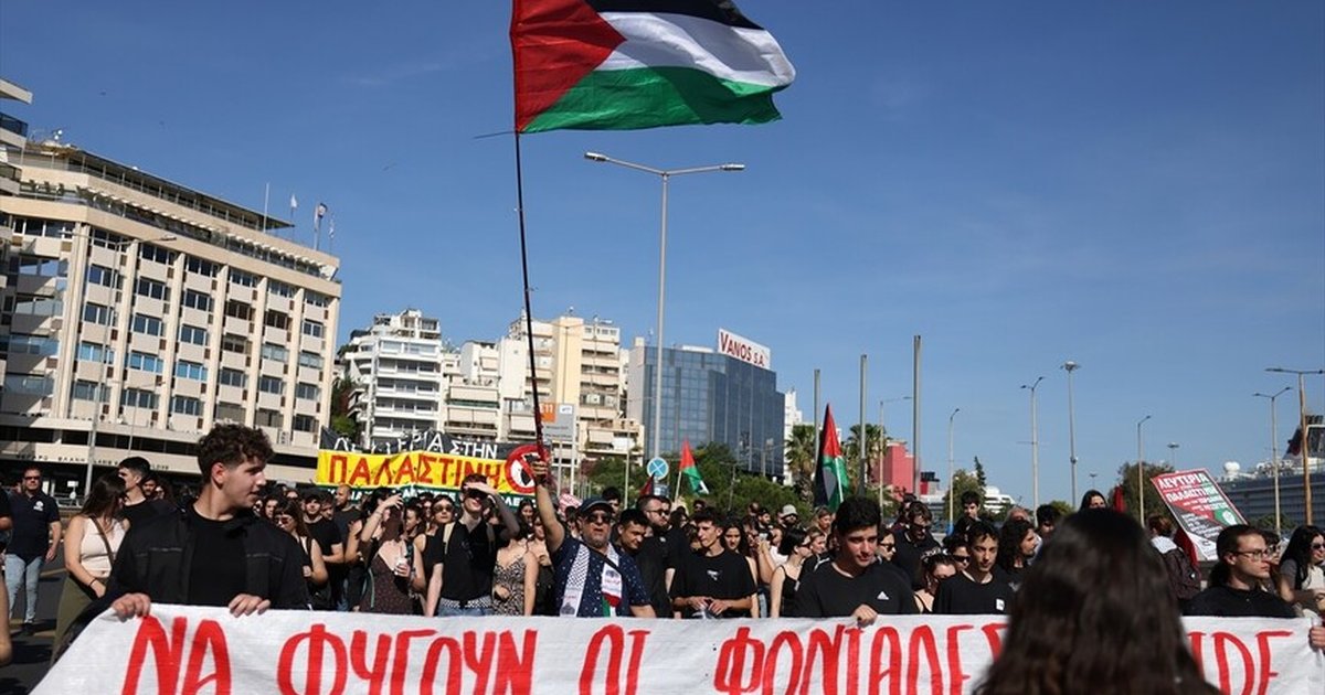 Yunanistan'da İsrailli turistleri taşıyan gemi protesto edildi