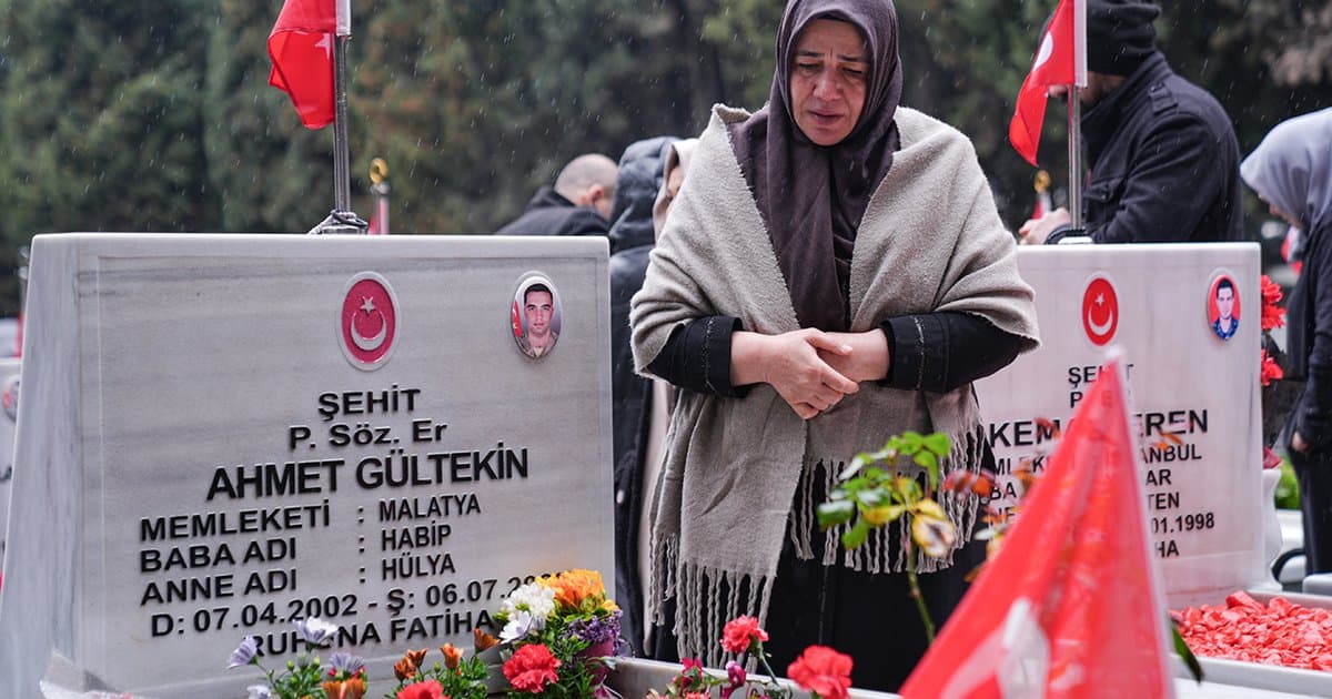 Edirnekapı Şehitliği'nde hüzünlü Ramazan Bayramı