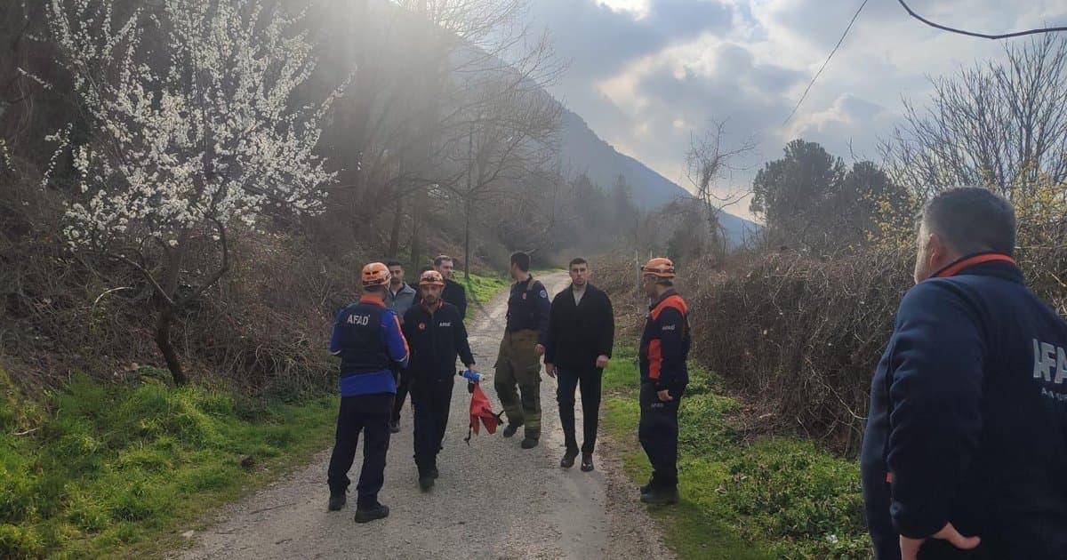 Bursa'da dağda mahsur kalanlar kurtarıldı