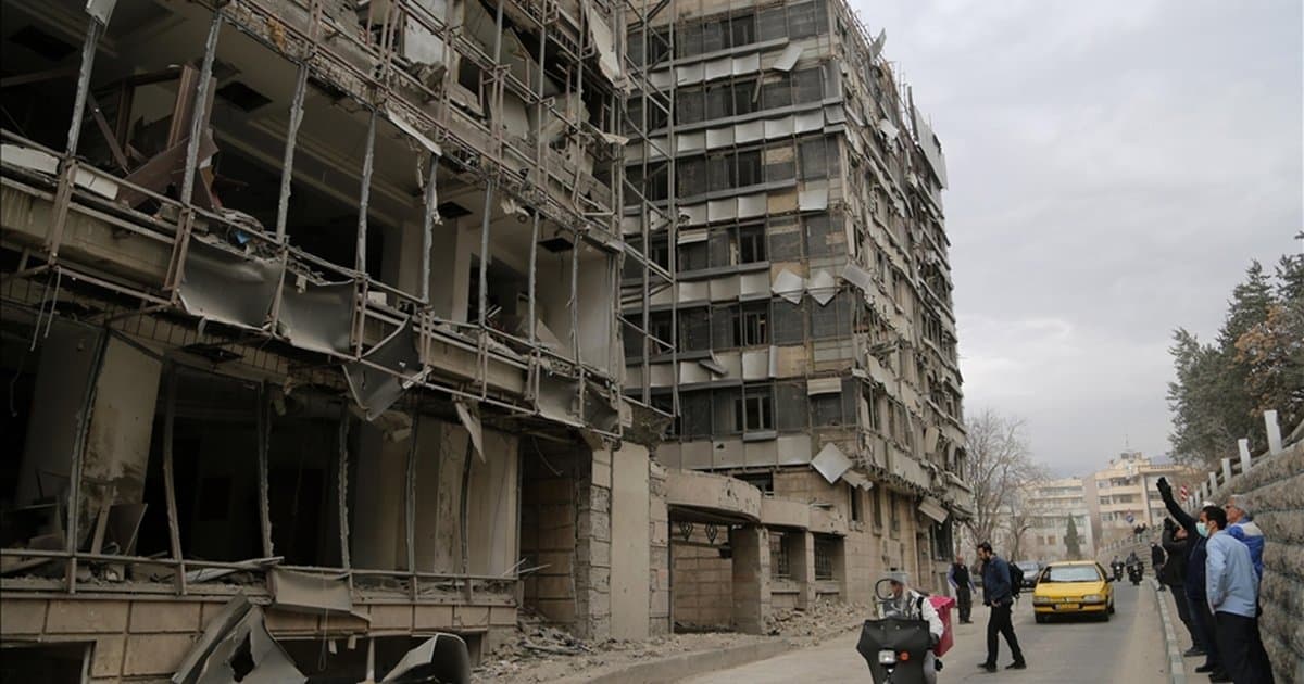 İran'da 20 Hastane Zarar Gördü