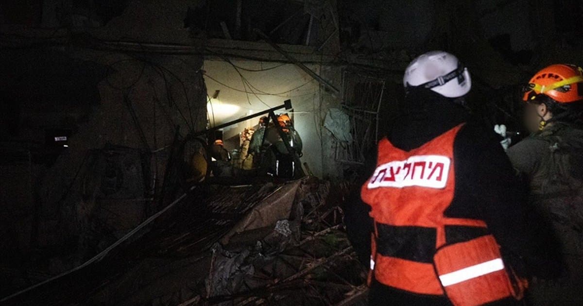 İran'ın misillemesinde İsrail'e füze isabeti