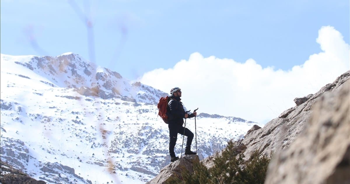 33 yaşındaki adam yaklaşık 150 dağ zirvesine tırmandı