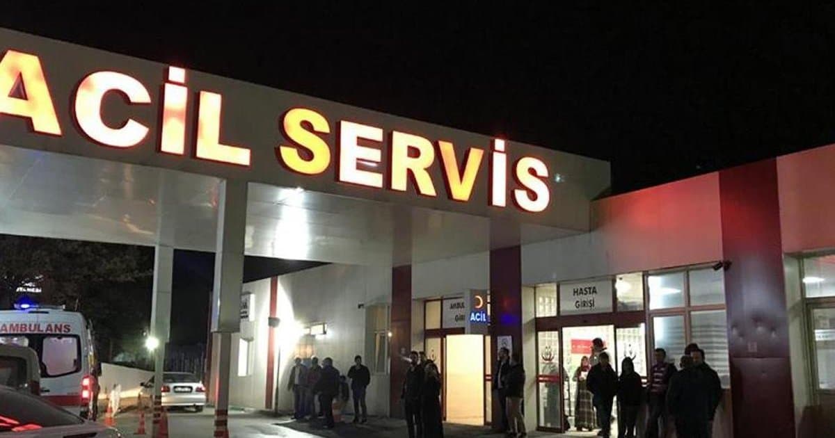 17 yaşındaki çocuk polisleri bıçakladı