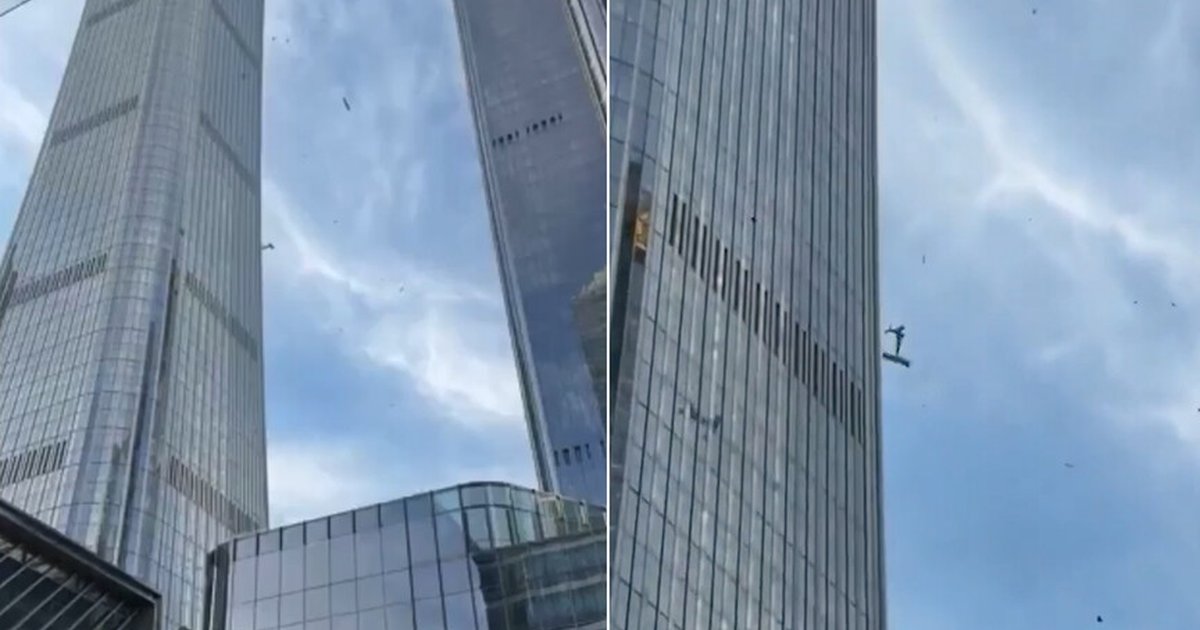 Pekin'de küçük uçak gökdelene çarptı