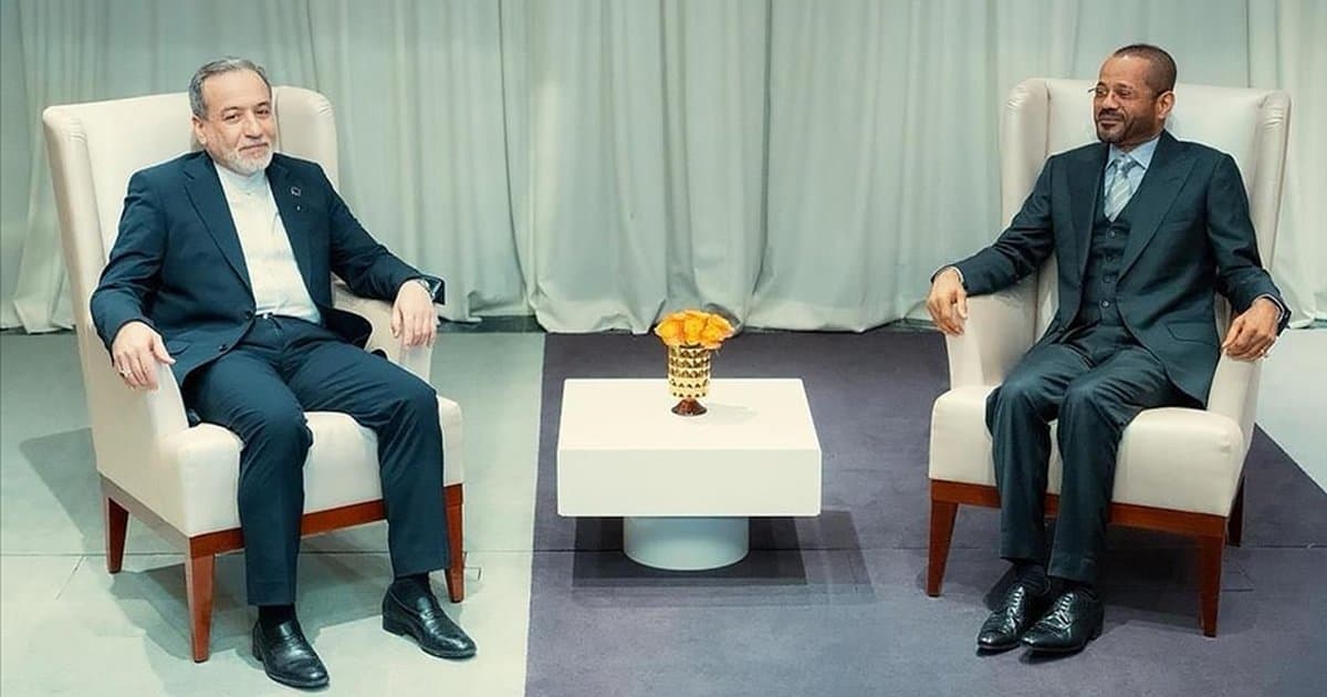 İran Dışişleri Bakanı Cenevre'de Ummanlı mevkidaşıyla görüştü