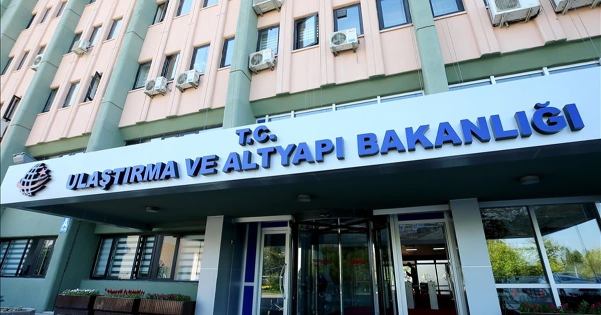 Ulaştırma Bakanlığı'ndan İran'a Saldırı Sonrası Açıklama: Hava Sahası ve Trafik Akışı