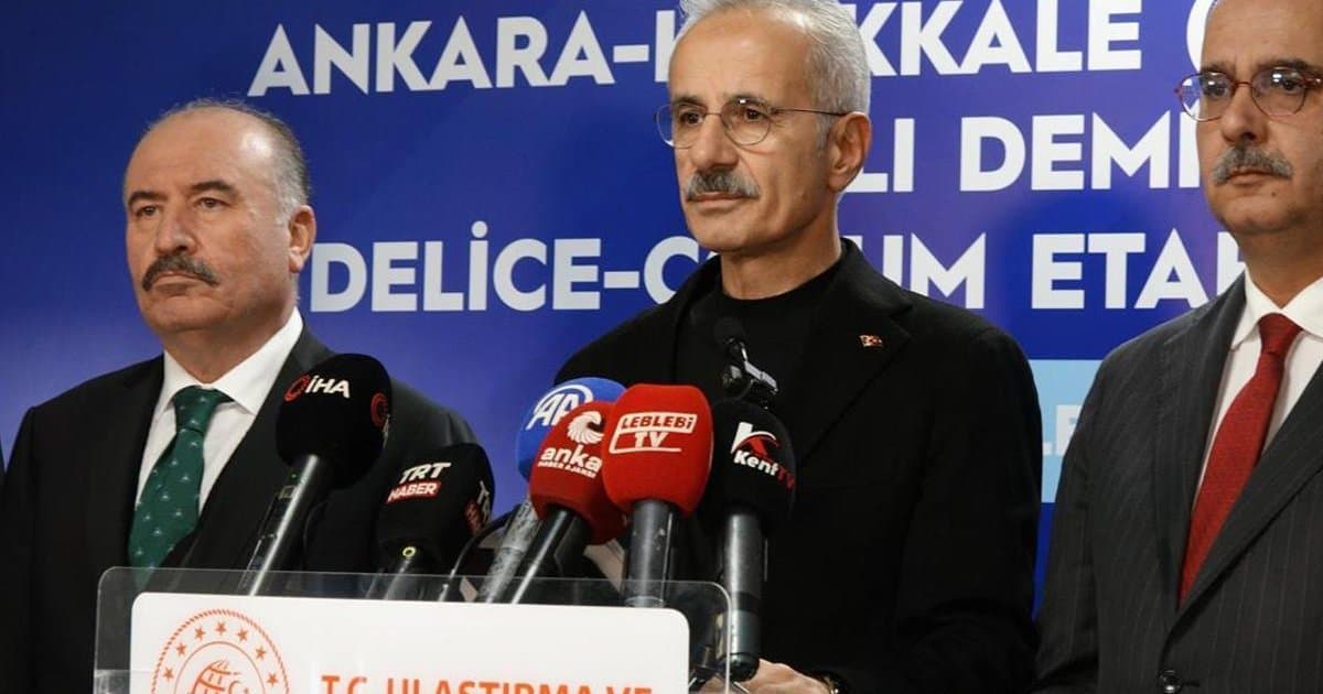 Bakan Uraloğlu: Ankara-İstanbul Süper Hızlı Tren Hattı 80 Dakika Olacak