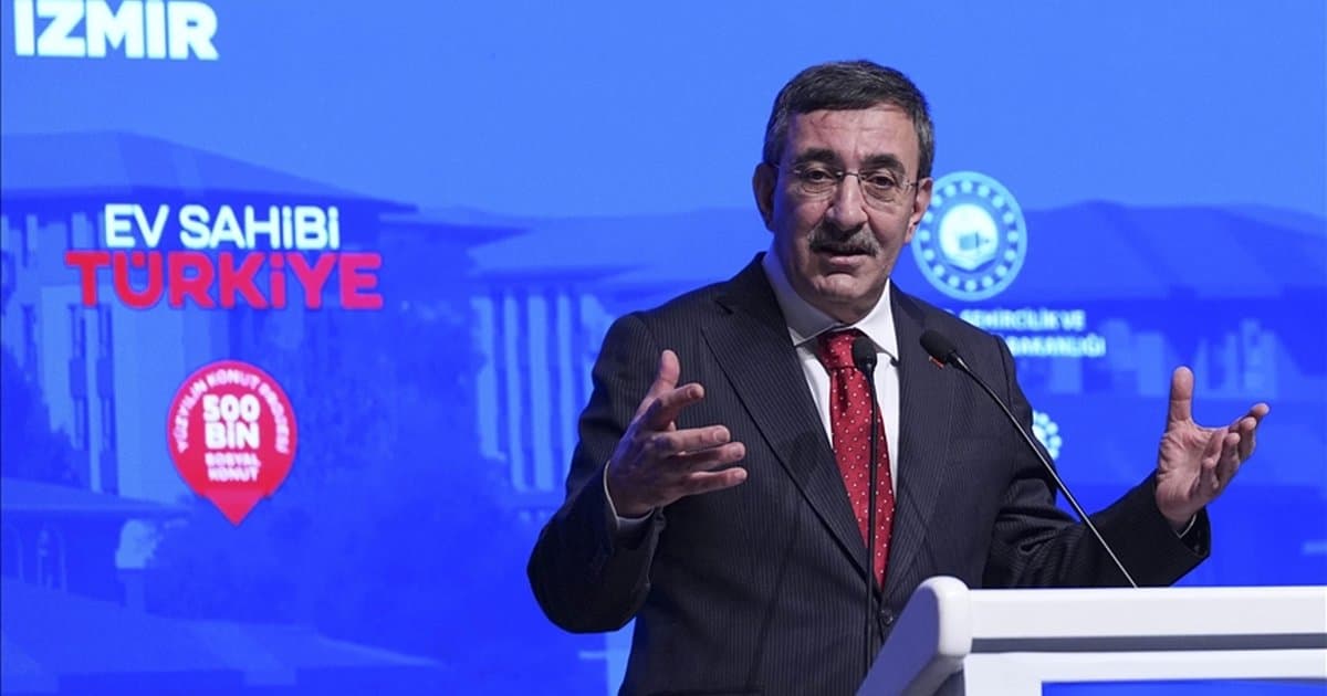 Cumhurbaşkanı Yardımcısı Yılmaz'dan İzmir'deki yapı stoku açıklaması