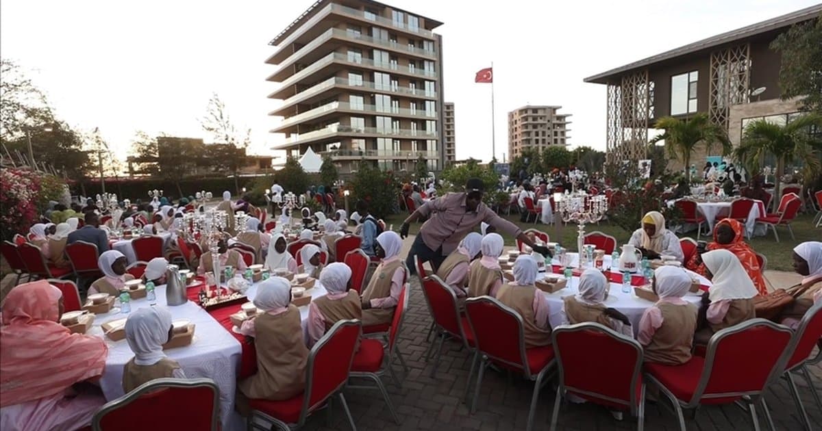 Türkiye'nin Dakar Büyükelçiliğinde yetimler yararına iftar