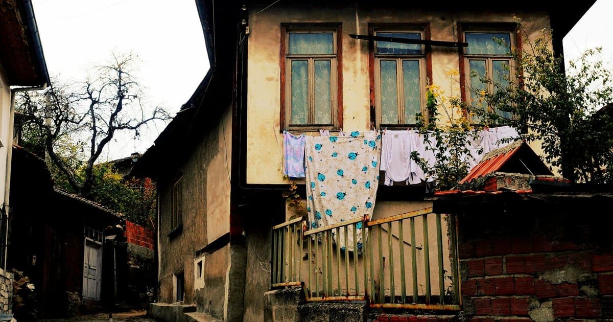 Avcılar'da çamaşır suyu tesisinde zehirlenme: 8 kişi hastaneye kaldırıldı