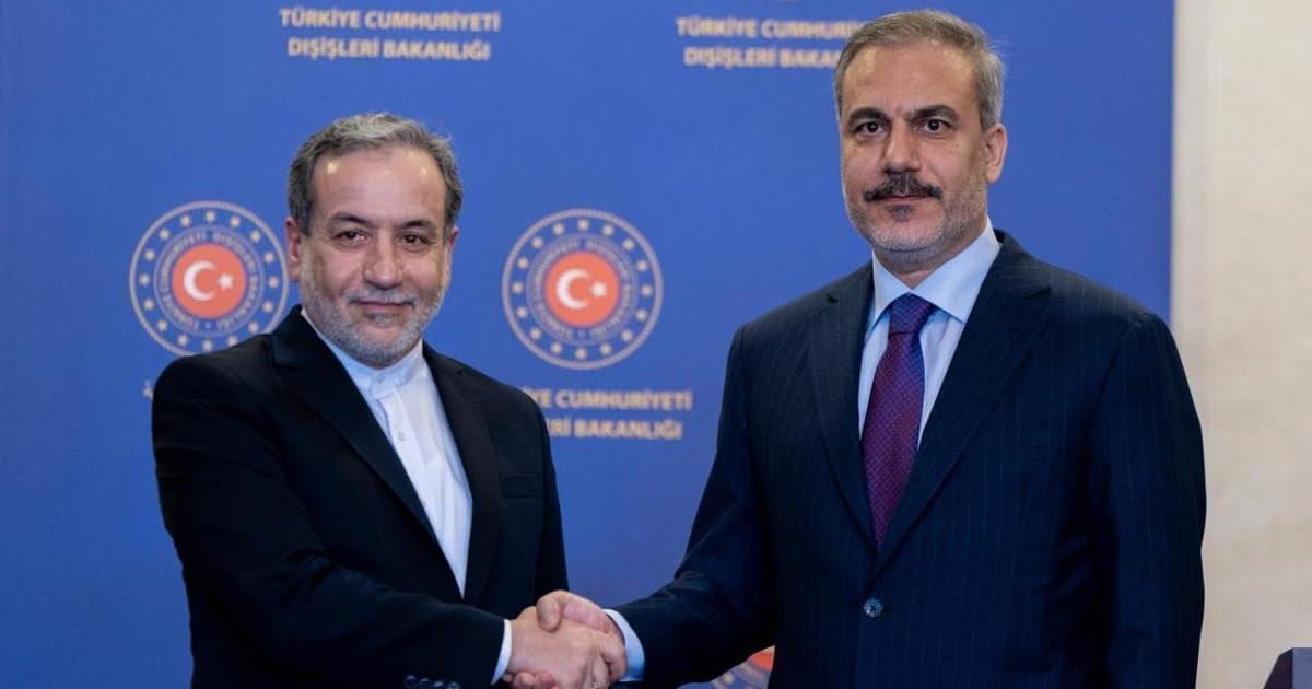 Dışişleri Bakanı Hakan Fidan İranlı mevkidaşı Arakçi ile görüştü