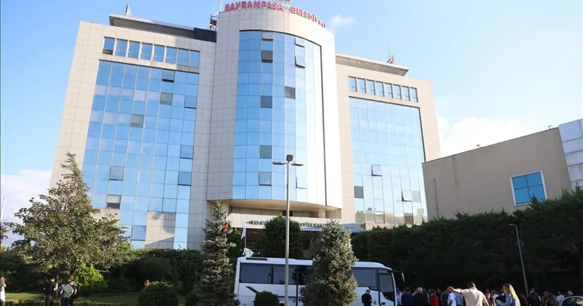 Bayrampaşa Belediyesi'ne operasyon: Başkan yardımcısı ev hapsi