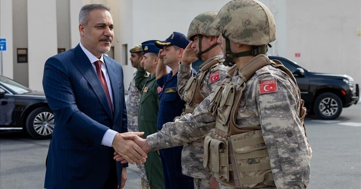 Dışişleri Bakanı Fidan, Katar'da Kuvvet Komutanlığı Karargahı'nı ziyaret etti