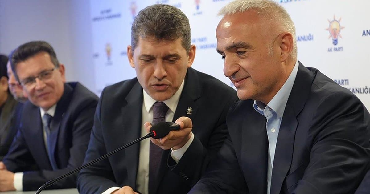 Cumhurbaşkanı Erdoğan, AK Parti Antalya teşkilatıyla bayramlaştı