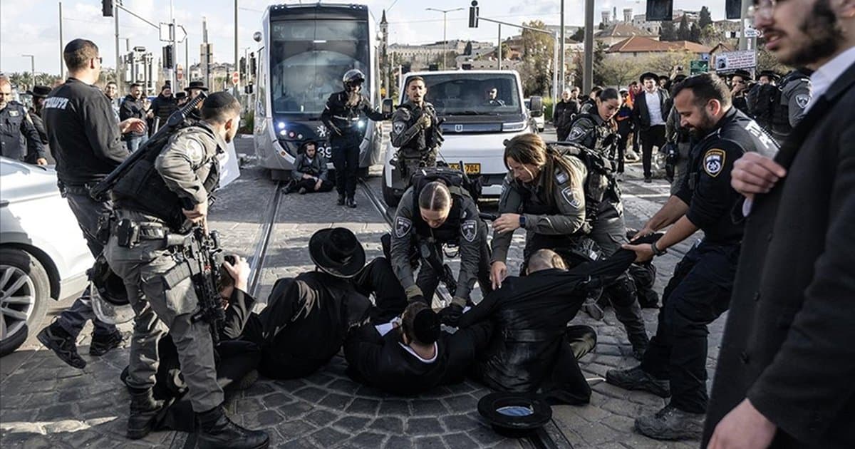 Ultra Ortodoks Yahudiler zorunlu askerlik karşıtı protesto düzenledi