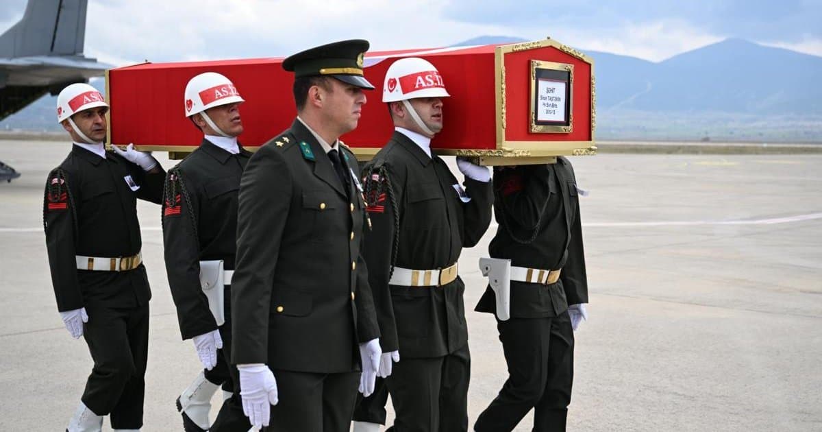 Şehit Binbaşı Sinan Taştekin'in Cenazesi Isparta'ya Getirildi