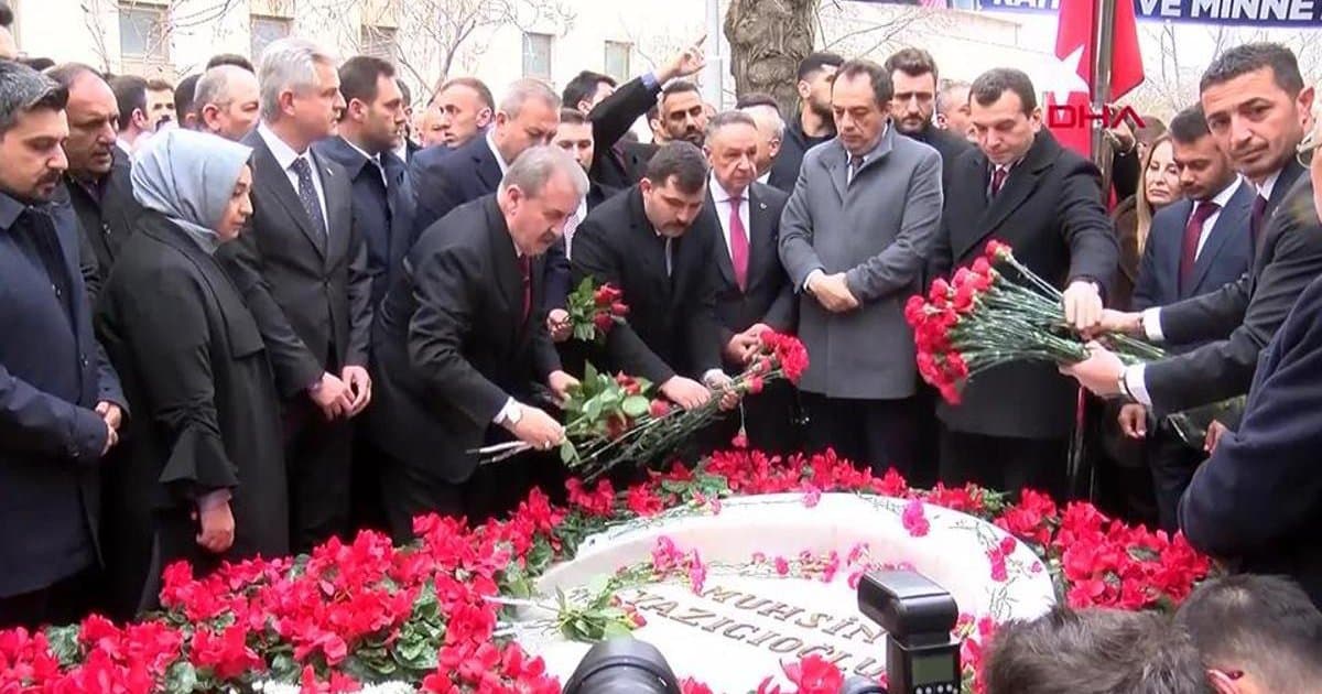 Muhsin Yazıcıoğlu 17'nci yılında kabri başında anıldı