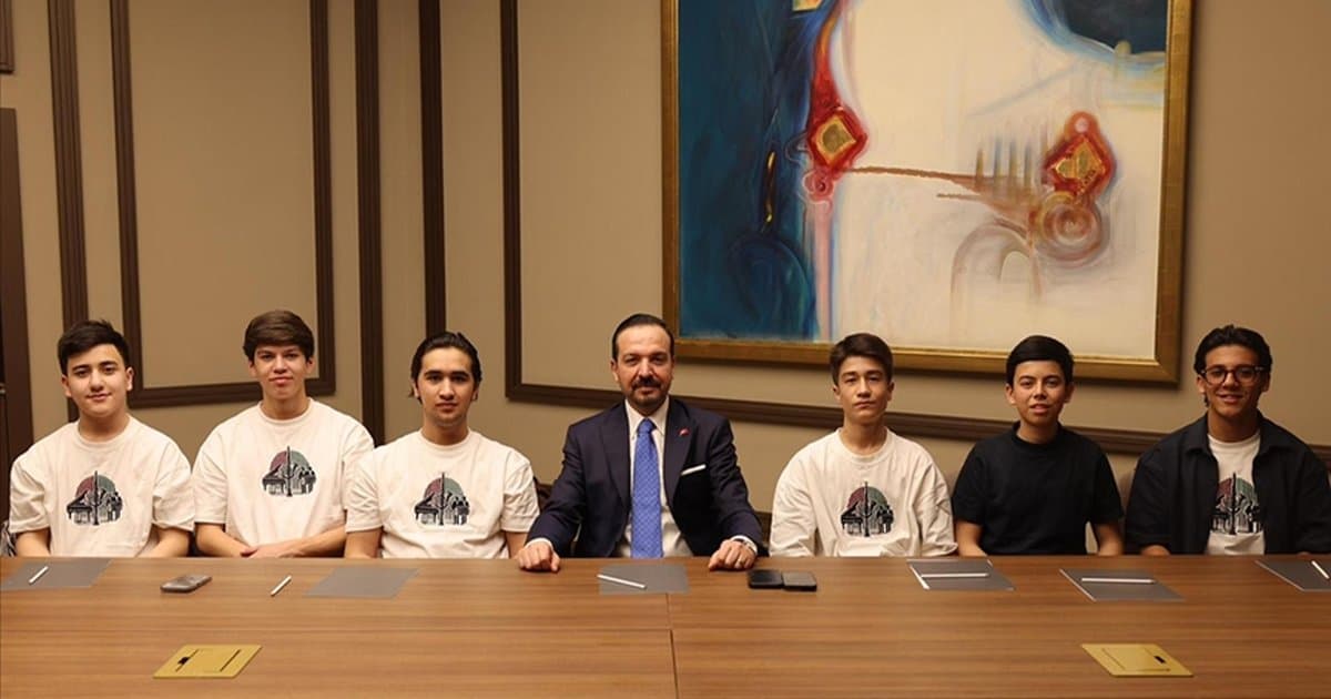 AK Parti Genel Başkan Yardımcısı Zorlu, Özbekistan'ın Music Bolalar grubuyla görüştü