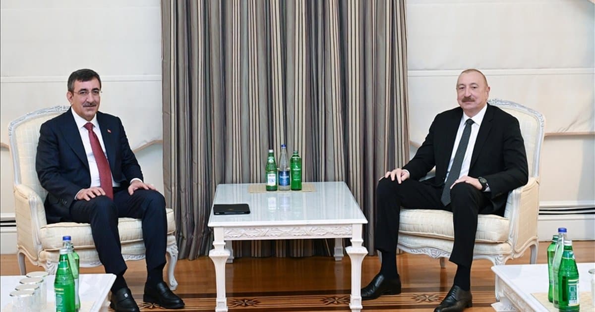 Cumhurbaşkanı Yardımcısı Yılmaz, Aliyev'le Bakü'de görüştü