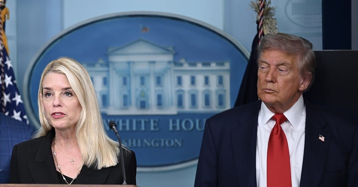 Trump'ın Adalet Bakanı Bondi'yi görevden alacağı iddiası