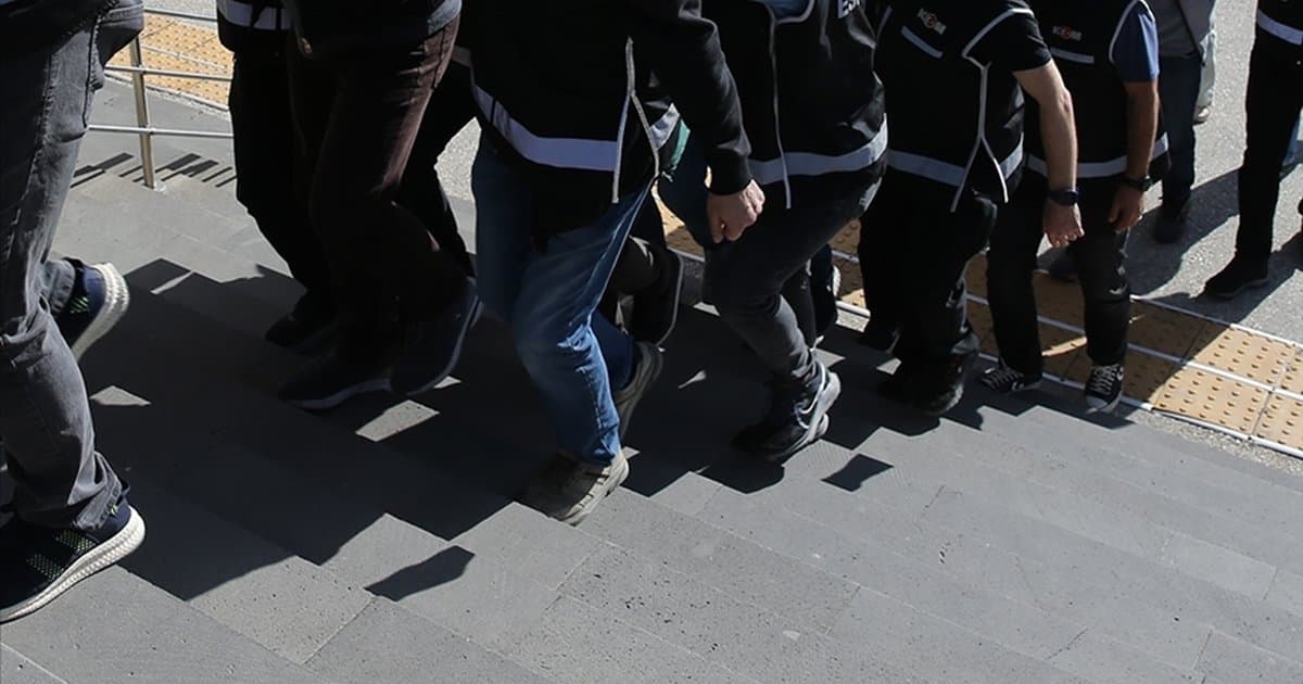 FETÖ operasyonlarında 69 zanlı tutuklandı