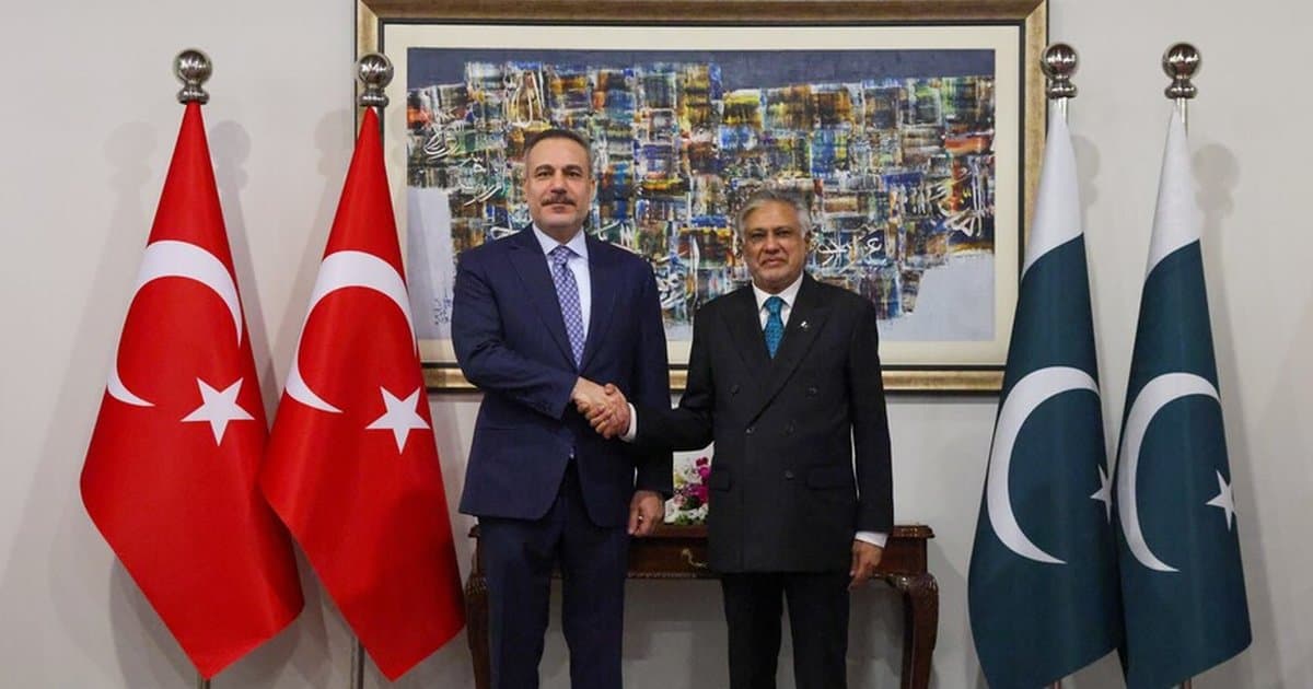 Dışişleri Bakanı Fidan, Pakistanlı mevkidaşı Dar ile görüştü