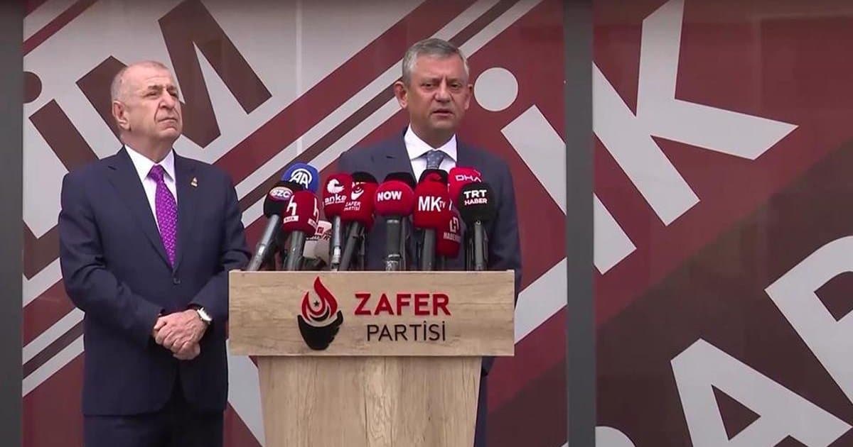 CHP lideri Özgür Özel'in siyasi parti turları devam ediyor
