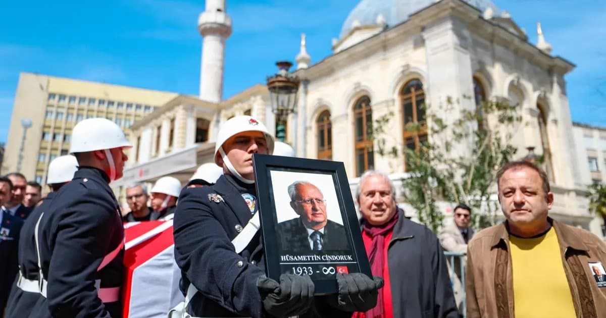 Hüsamettin Cindoruk son yolculuğuna uğurlandı
