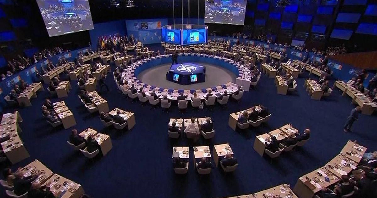 NATO Zirvesinde Macron'un Parkur Arayışı