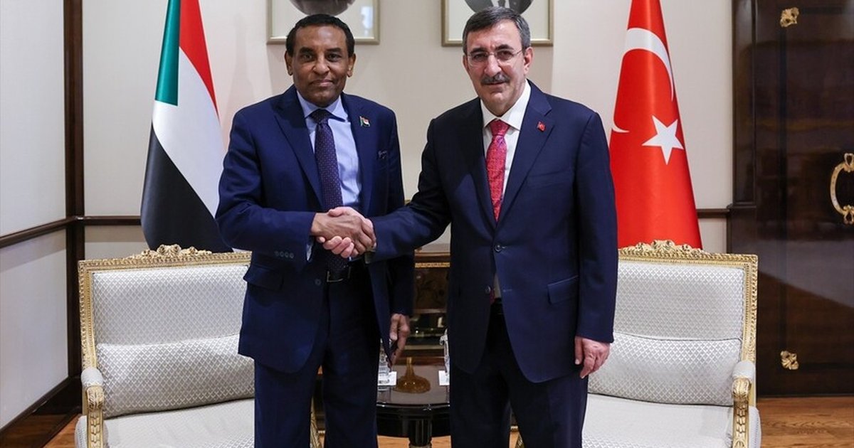 Cumhurbaşkanı Yardımcısı Yılmaz, Sudan Başbakanı İdris ile görüştü