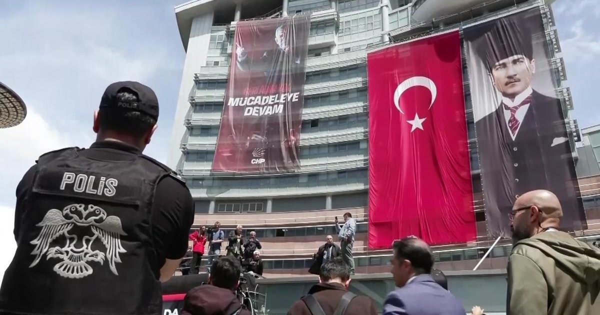 CHP Genel Merkezi'nde Arbede: Kılıçdaroğlu ve Özel Çatışması
